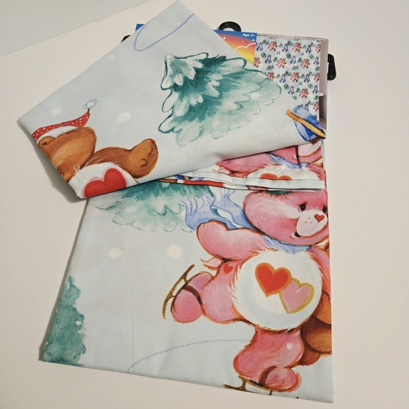 Care Bears Christmas Holiday Fabric Shower Curtain NWT 70x72 - Picture 2 of 4